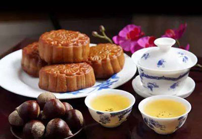 Black tea moon cake